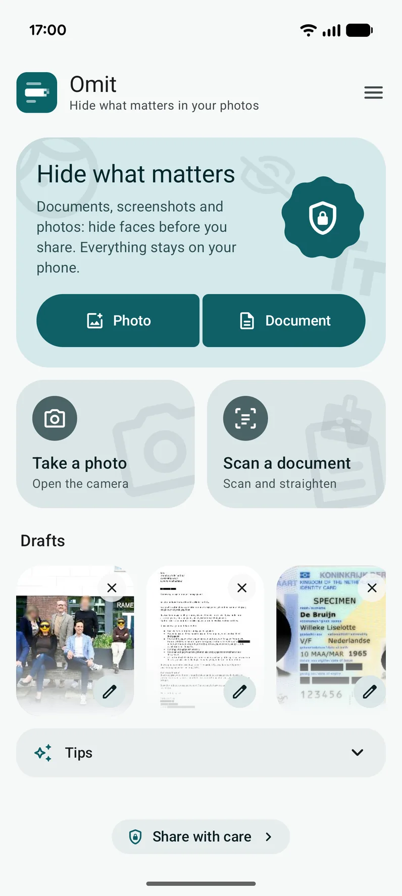 The Omit home screen: choose a photo or document, take a photo or scan a document